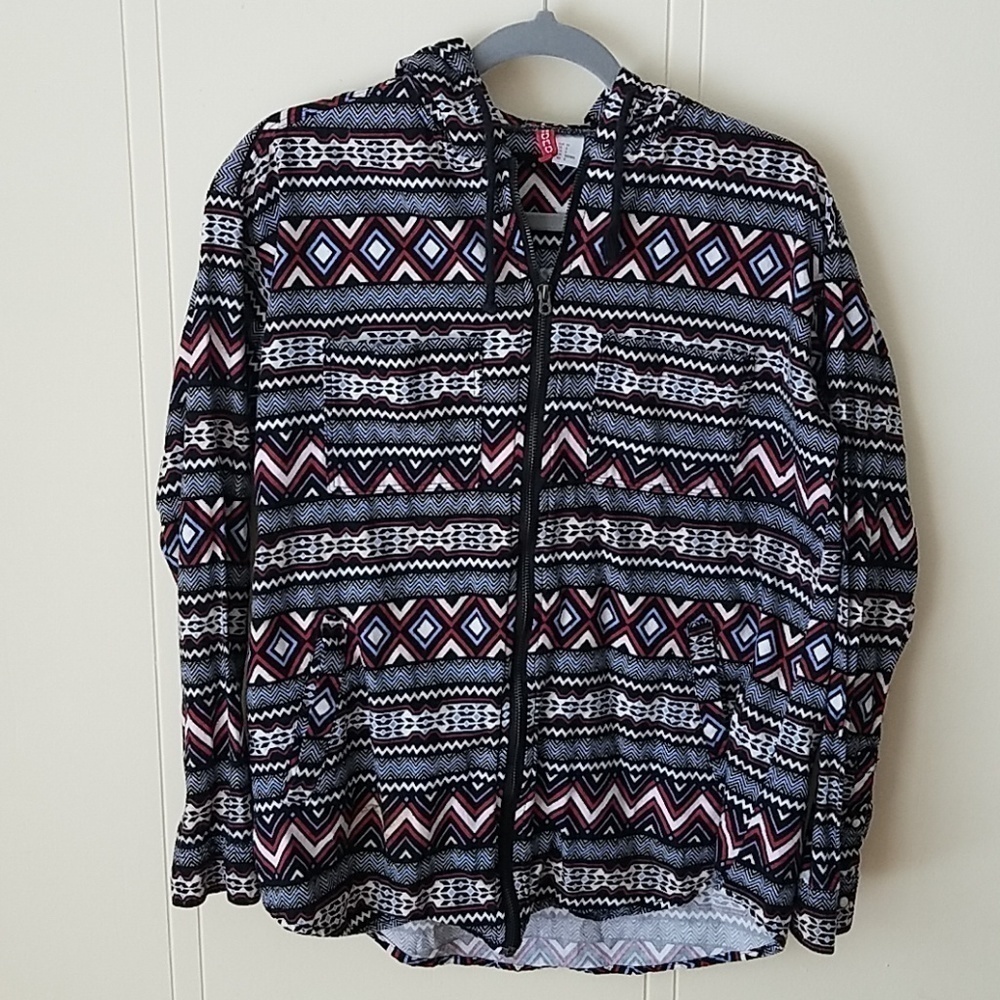 𝅺divided hood sweater sz 8 womens aztek